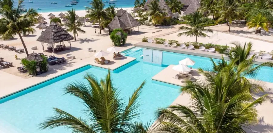Vista aerea delle piscine e della spiaggia del Gold Zanzibar Beach House & Spa, Kendwa
