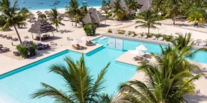 Vista aerea delle piscine e della spiaggia, Gold Zanzibar