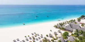 Spiaggia bianca davanti al Gold Zanzibar